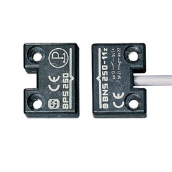 Schmersal 101120670 Magnetic Safety Sensor 1m Cable